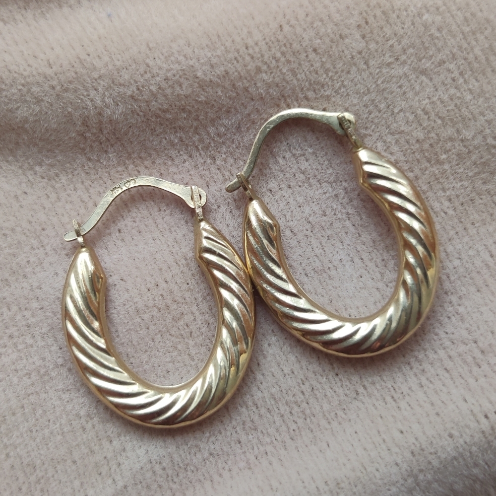 Vintage 14K Yellow Gold Chevron Hoop Earrings